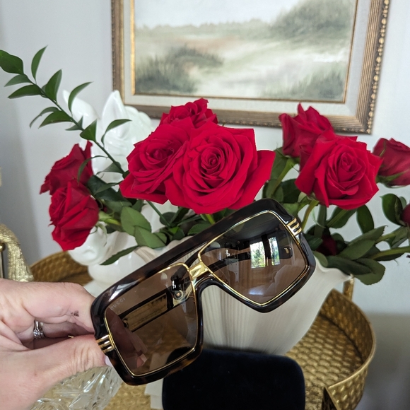 Gucci oversized sunglasses 2️⃣5️⃣0️⃣ - Picture 14 of 16